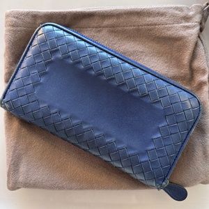 AUTHENTIC Bottega Veneta Zip Around Wallet Intrecciato Nappa Long